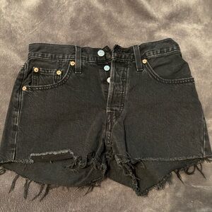Hardly worn Levi 501 jean shorts, size 25, color black
